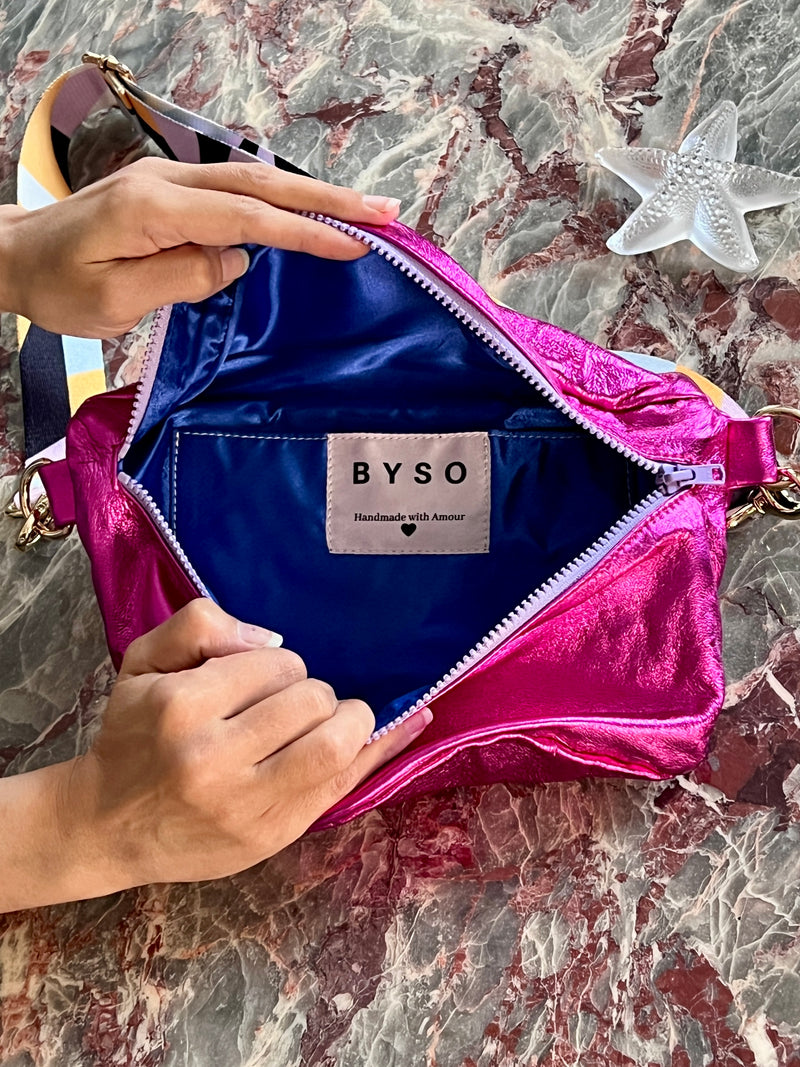 WINTER WONDER  | XL Metallic Fushia BySoBumBag