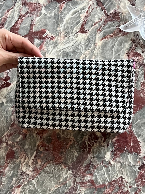 WINTER WONDER | B&W Houndstooth ROSA (Belt and strap not included)