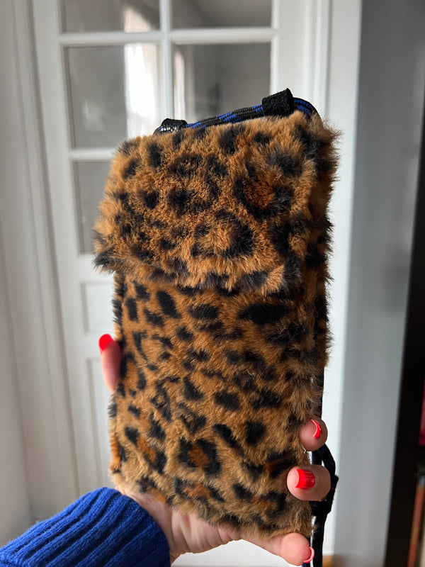 PEONIES | Leopard Rita Phone Case & Card Holder