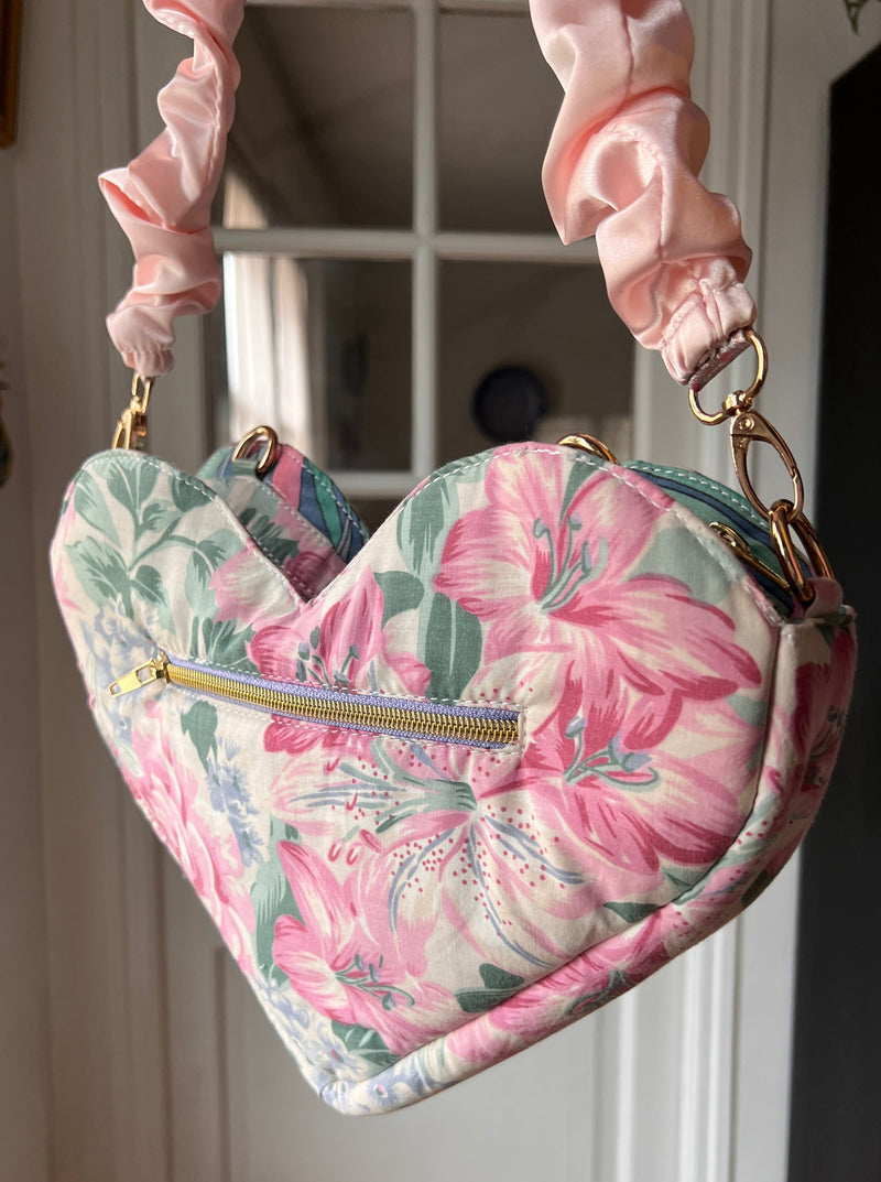 SUMMER |  Pink fluffy flower Mon Coeur Bag