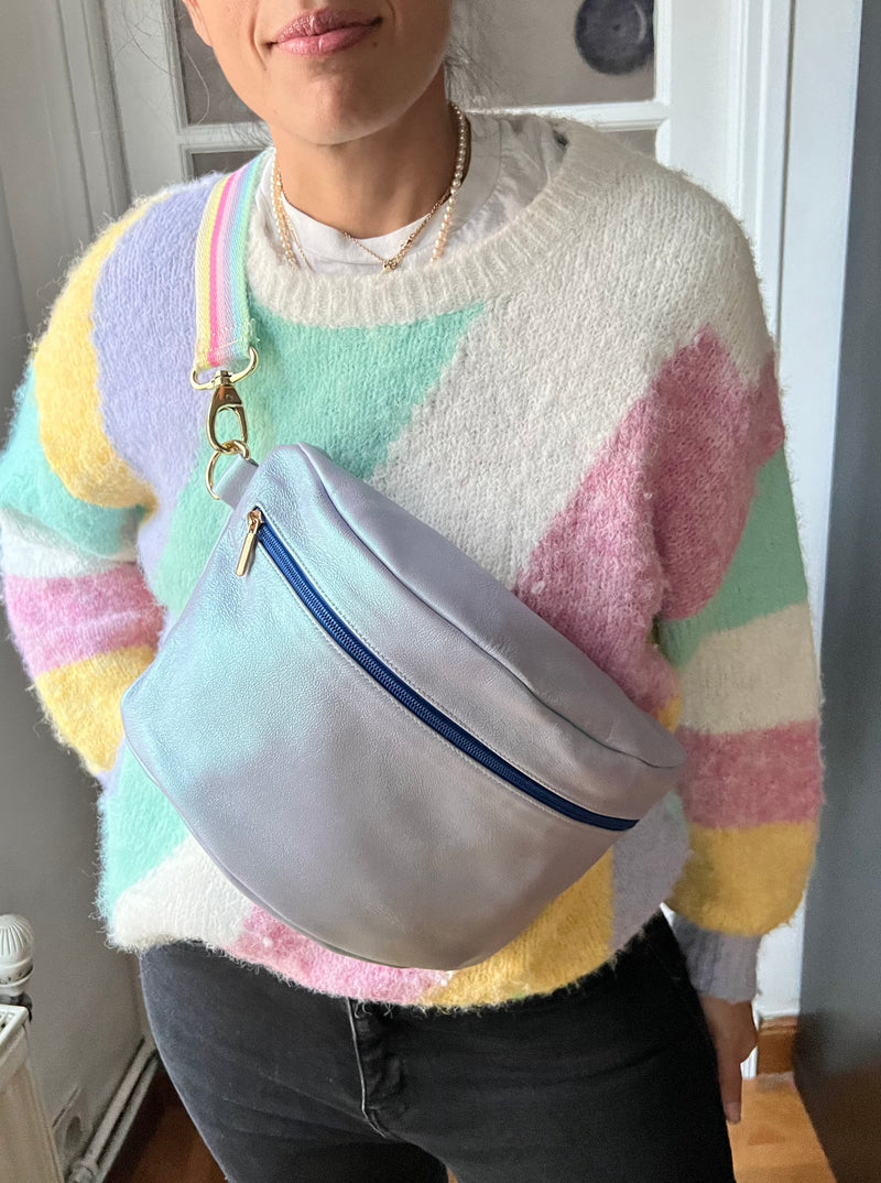 IT'S WINTER TIME  | XL Shiny Lilac Leather BySoBumBag